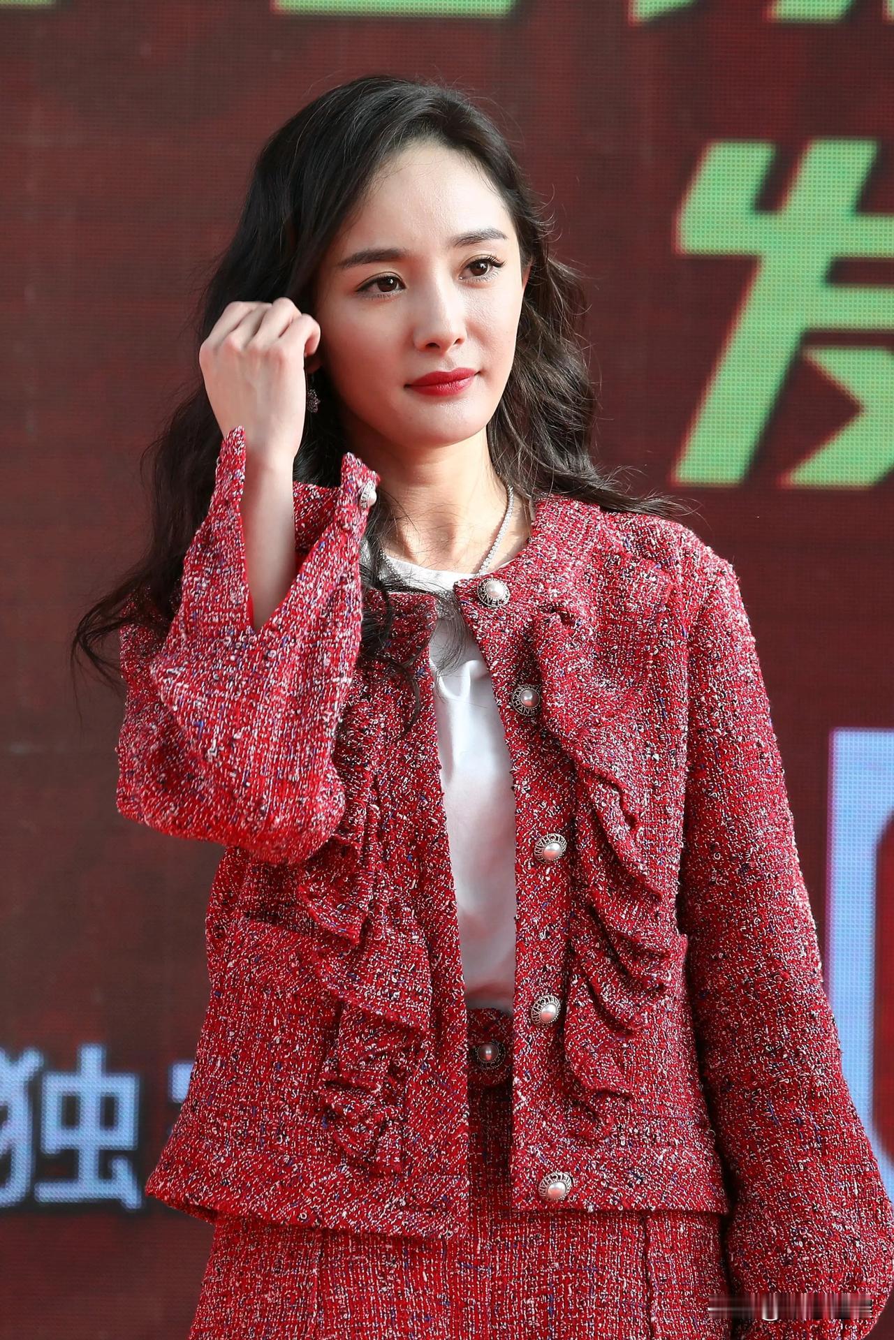 原来，我们都错怪杨幂了！

一直以为，离婚后她不要女儿的抚养权、在儿童节也不送祝