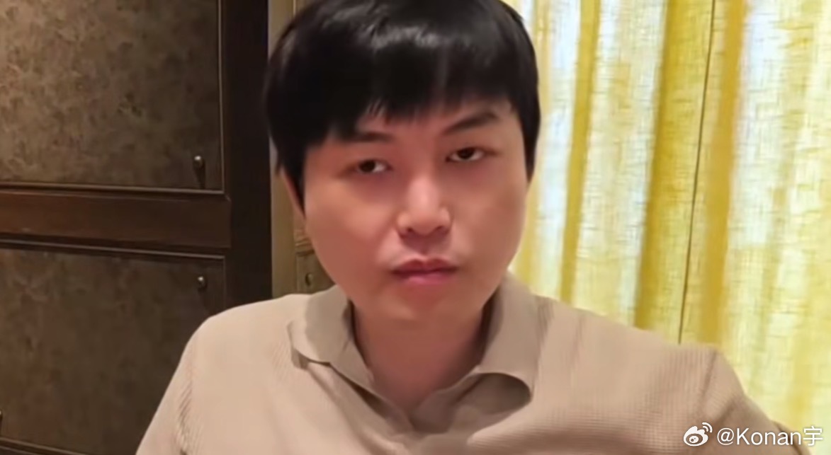 枫哥：熊掌年会肯定不搞门票啊，挤不下啊，到时候肯定会开播的。兄弟们看看直播就好，