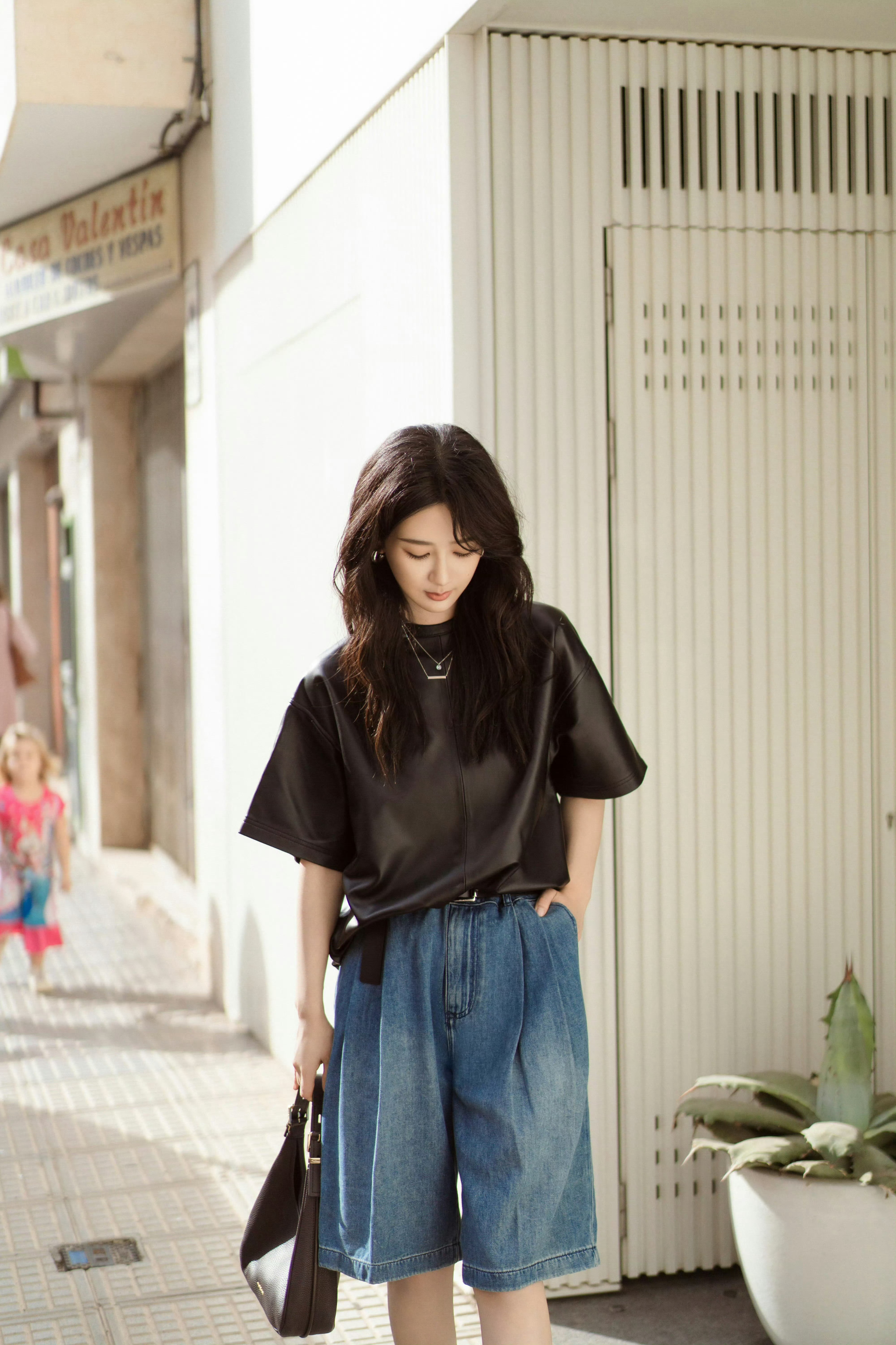 杨紫海边浪漫碎片  松弛感满分 