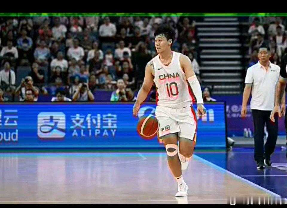 中国男篮战胜日本男篮 2月26日讯 雷速体育2月26日讯 今晚，中国男篮客场87