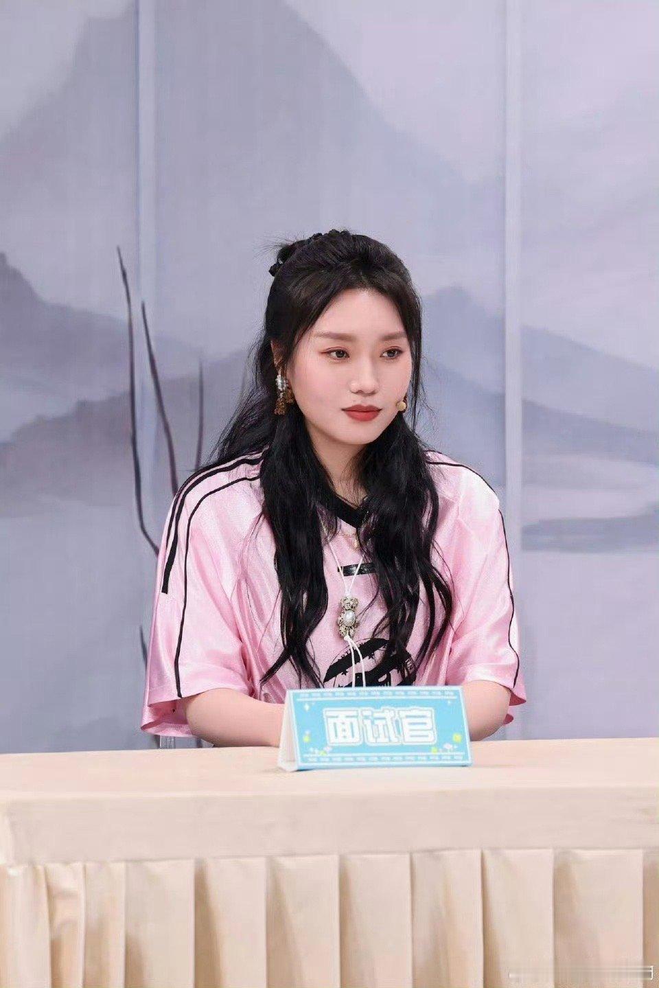 李嘉琦李雪琴你俩咋这么瘦了 预告直接看呆！两位姐姐在《你好星期六》玩游戏超嗨，粉