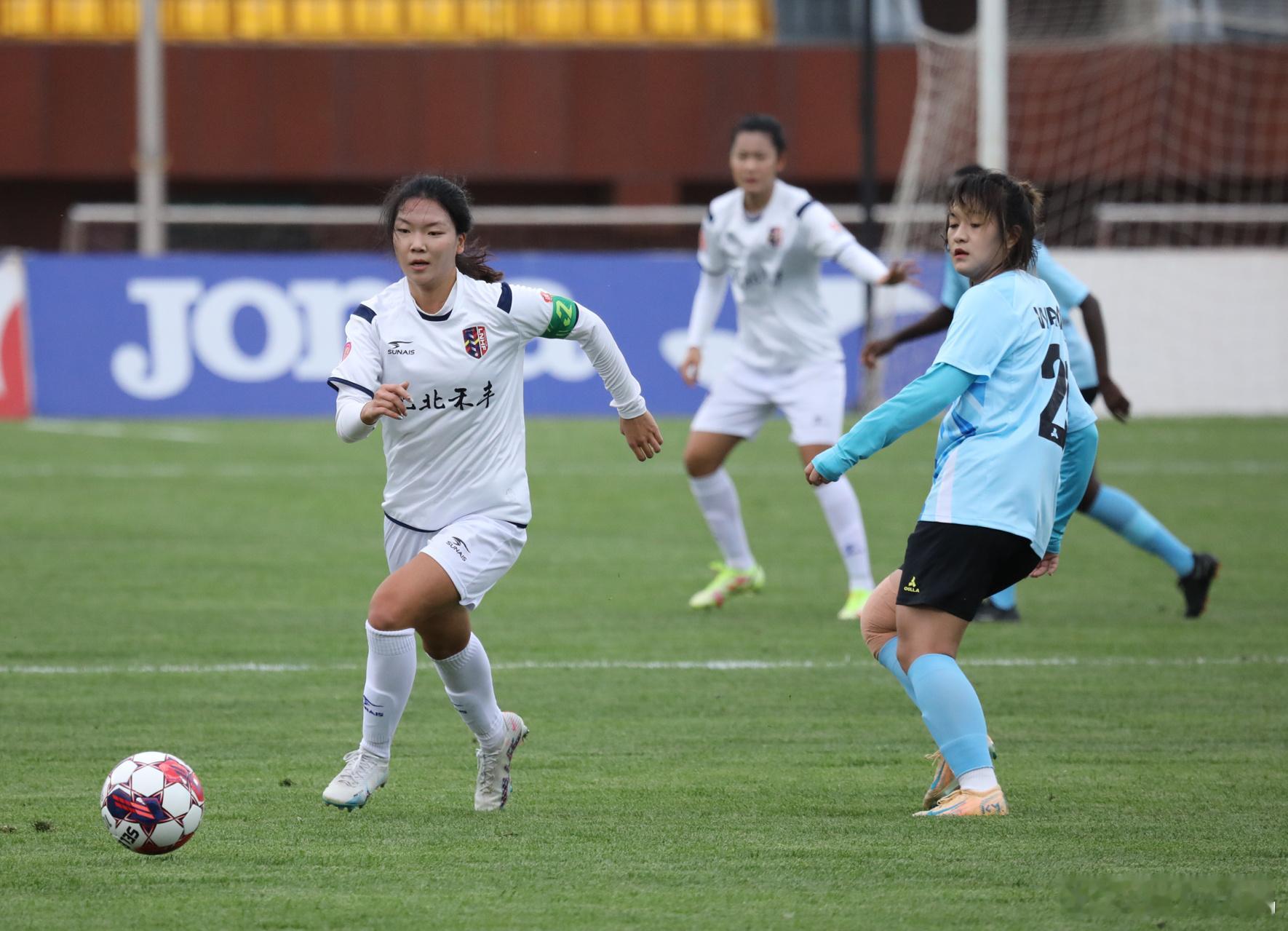 玫瑰绽放❤️威震八方辽宁女足3:1四川女足球队赢球了赛后和球迷一起唱歌庆祝这种感
