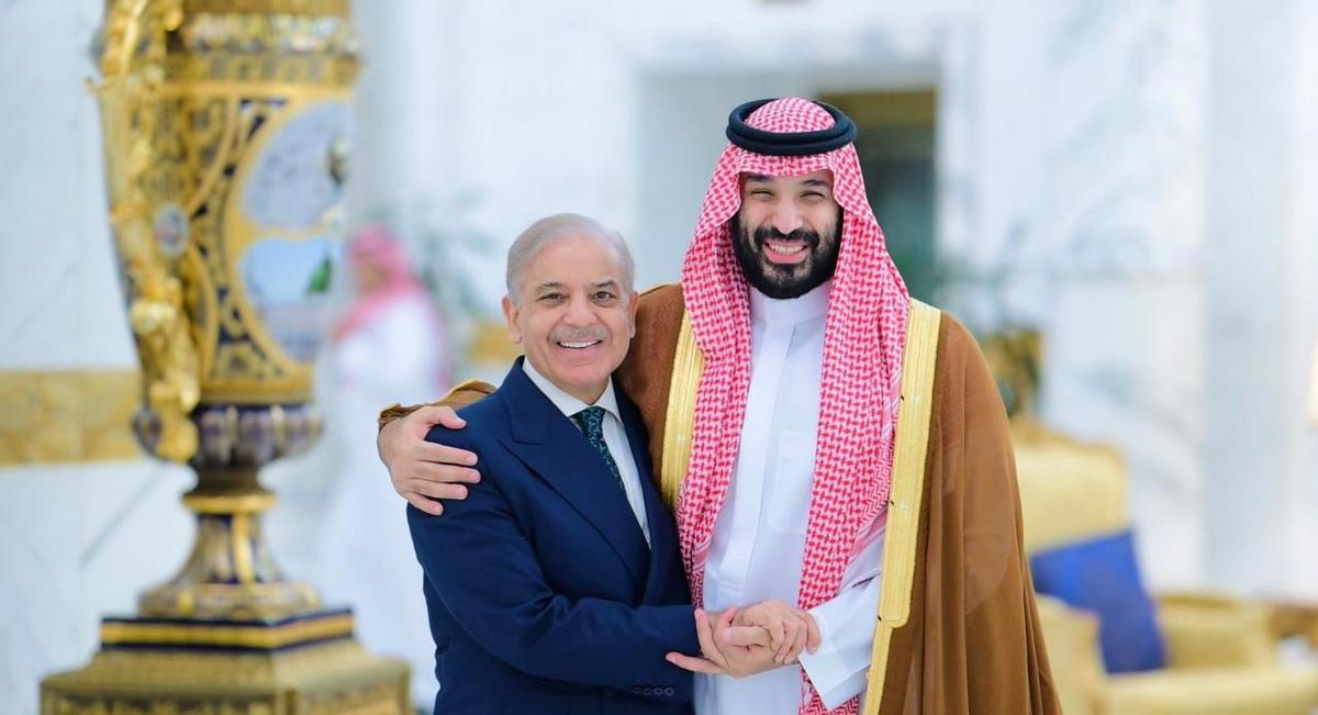 谁能想到？那个曾经满世界化缘、被外界贴上“穷困潦倒”标签的南亚穷兄弟，如今竟成了