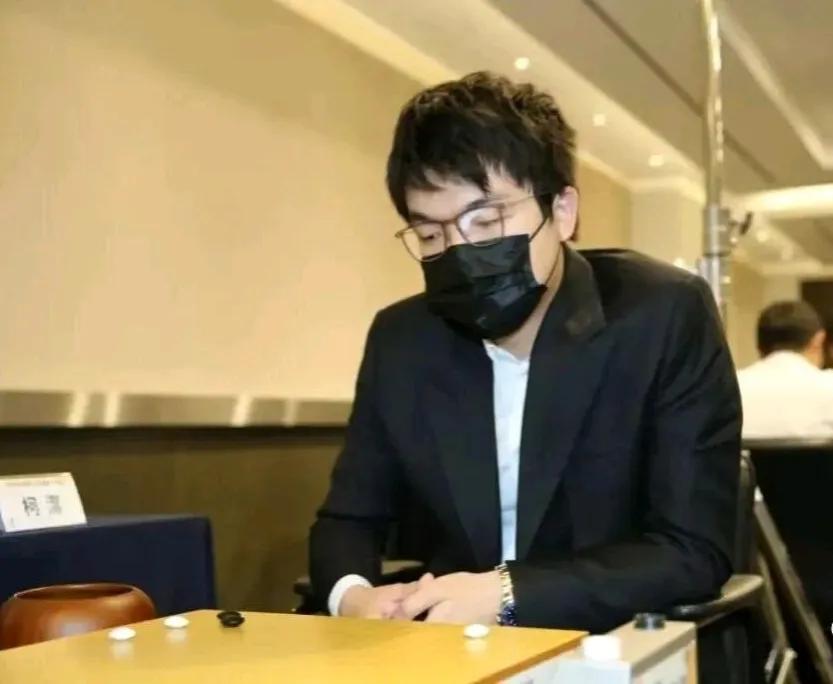 排兵布阵~柯洁能首当其冲吗？




25届农心辛拉面杯世界团体三国擂台争霸赛赛