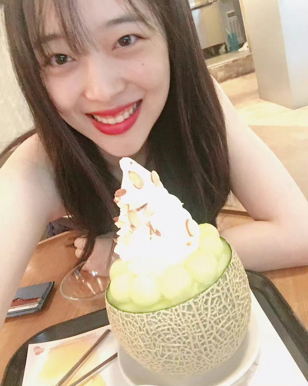 崔雪莉 崔雪莉头像 致美丽的崔雪莉 180728 INS 🍑 “和곽경일大人一