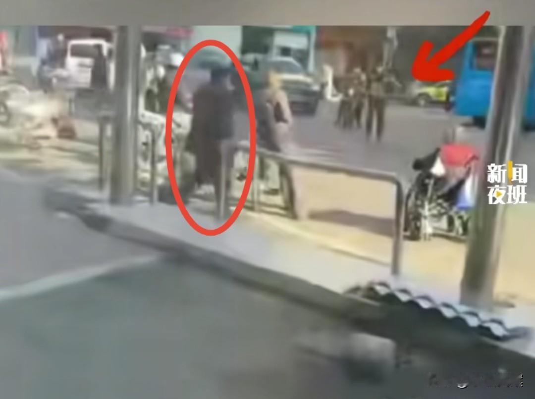 冲撞老人致其离世的福建城管已被刑拘，理由是涉嫌故意伤害罪，看完现场视频，只能说城