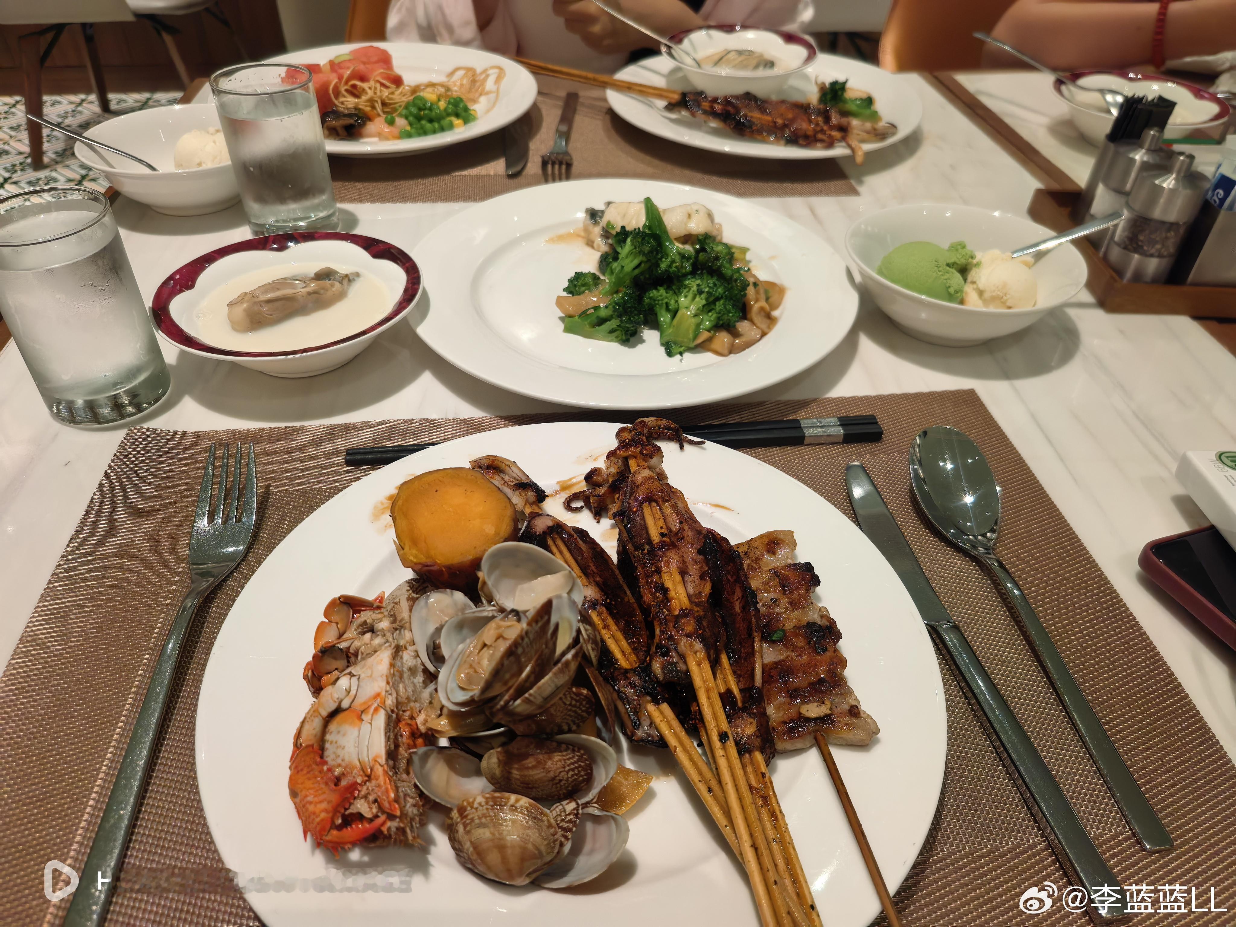 干饭干饭！一会去看我男神朱一龙啦！嘿嘿，别克至境L7上市发布会见！[爱慕][爱慕