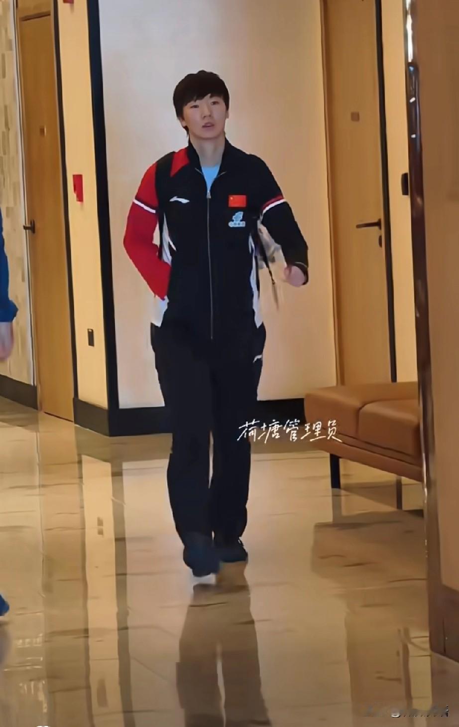 新的一天，王曼昱也上训了。
今天是多哈冠军赛的1/4决赛了，王曼昱将对阵削球手韩