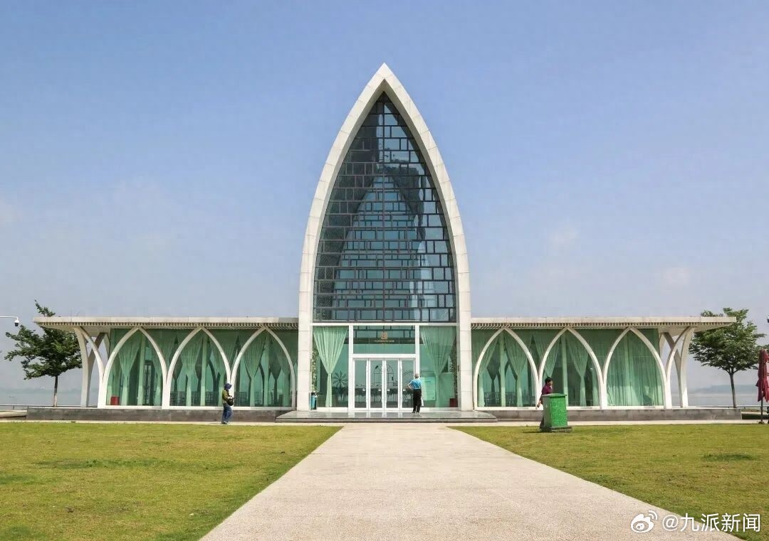 #武汉结婚登记元旦不打烊#【#工作人员回应结婚登记元旦不打烊#：采取预约服务，服