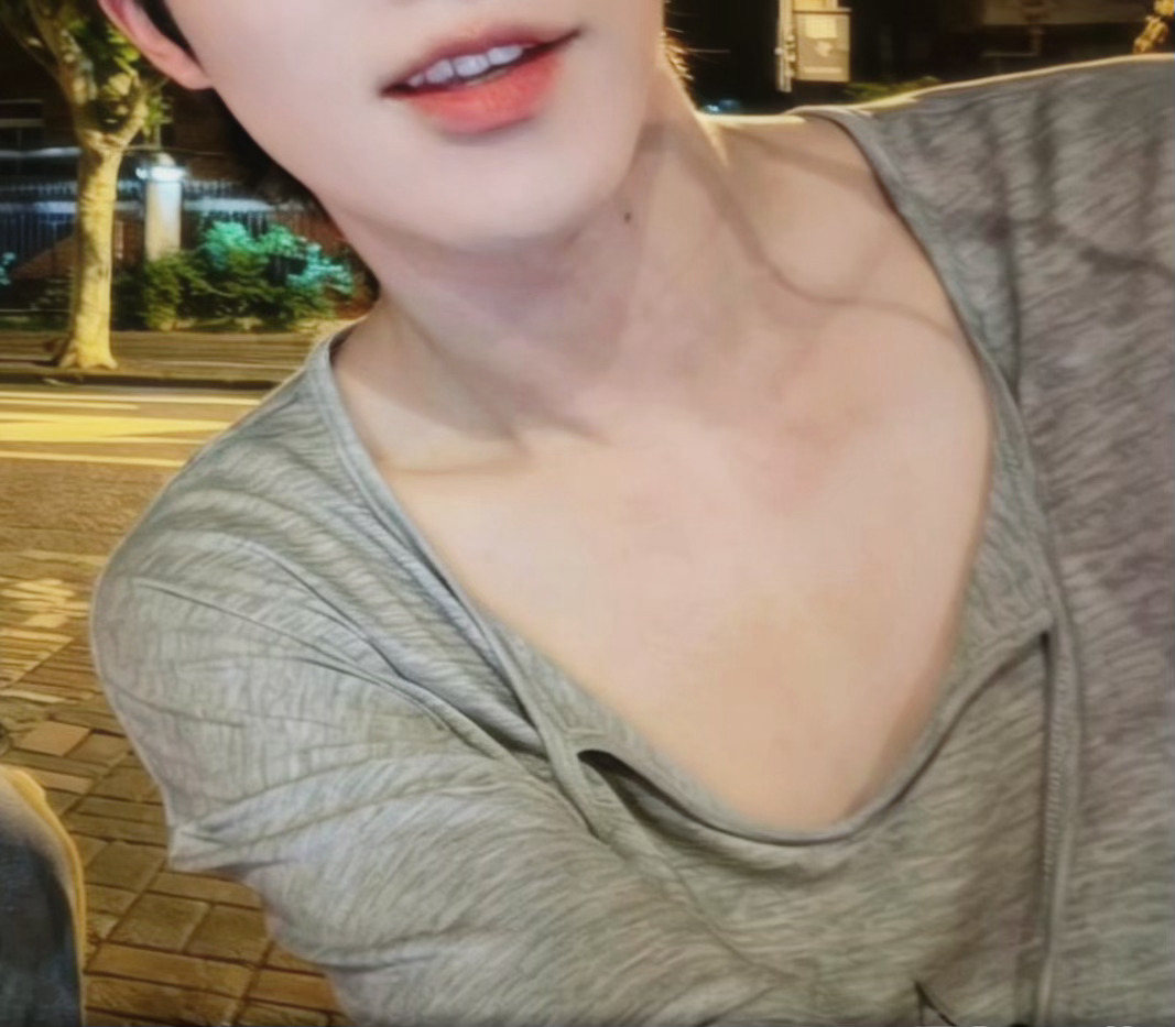 坐着都能看光一半，弯下来不得全送？ 