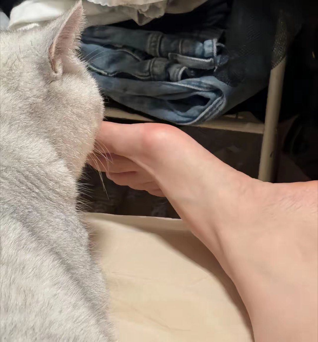真有人盯着脚看？这样可以吗