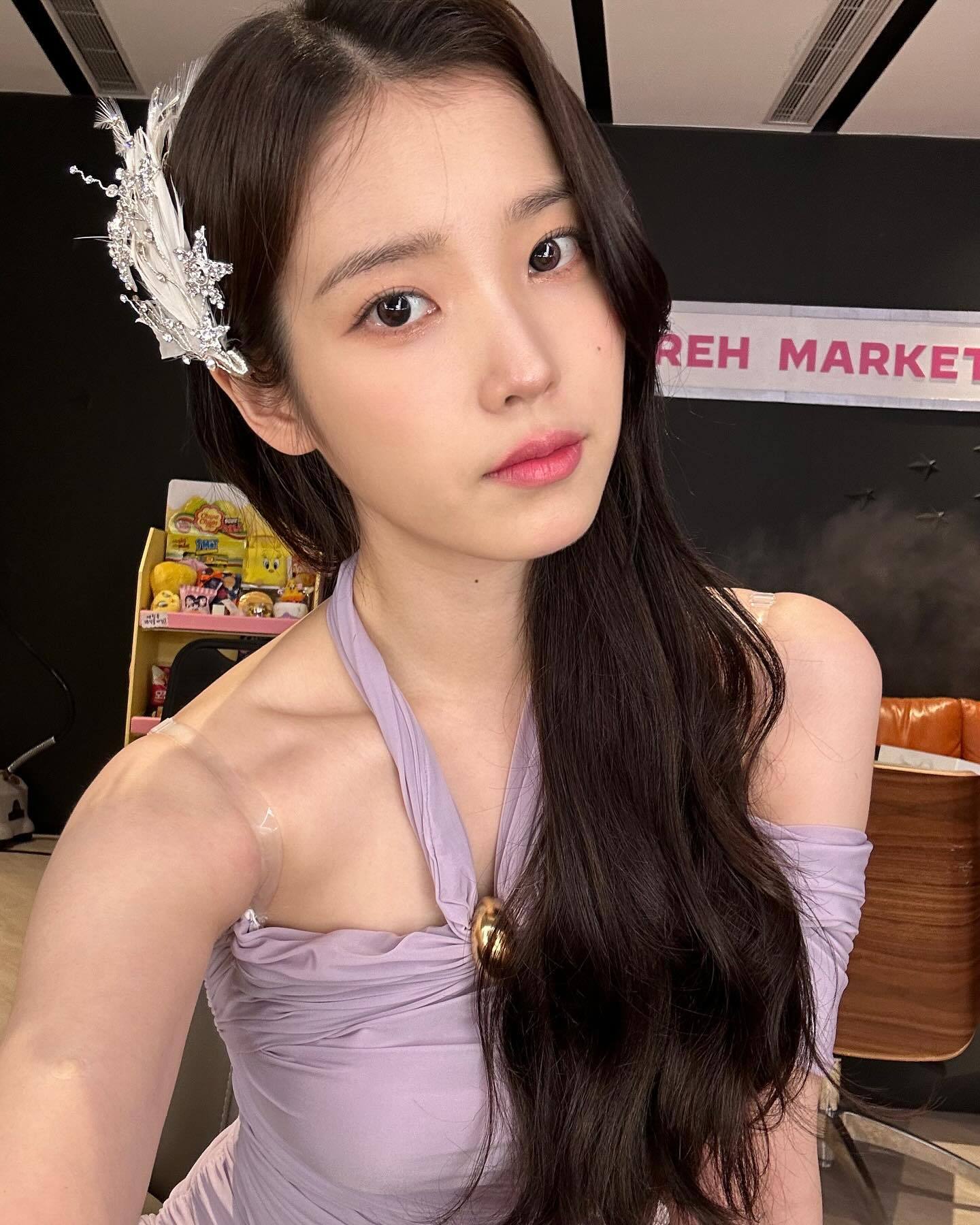 IU ins更新💜 ​​​