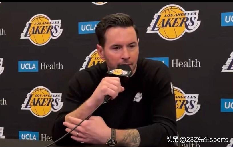 湖人主场142-130战胜公牛🏀雷迪克谈詹姆斯战术定位：

我认为他今晚打得非