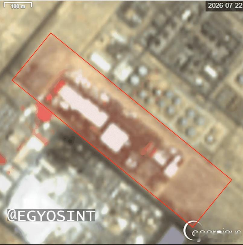 低分辨率卫星图像显示，也门胡塞武装对红海沿岸沙特阿拉伯延布石油设施发动最新一次打