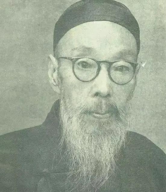 红军长征期间到达过贵州的毕节县，并在这里打土豪分田地，一个土豪家中的摆放的书籍引