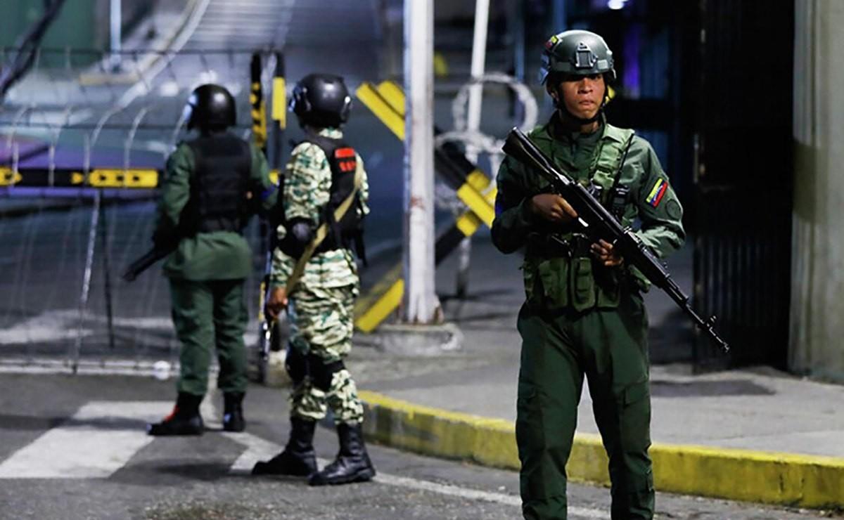 美军抓走马杜罗，军队为何沉默？背后真相让人意外。

昨天凌晨，美军特种部队直接冲