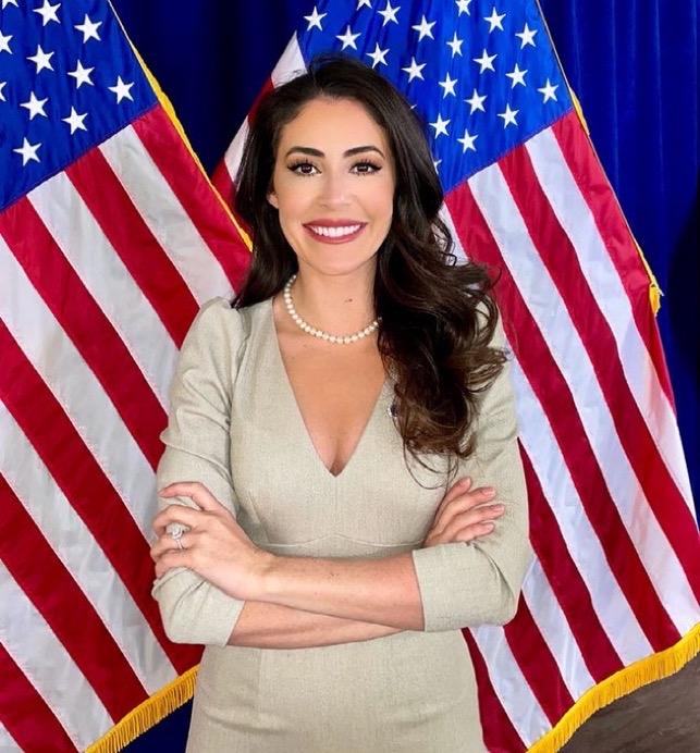 美国共和党众议员安娜·保利娜·卢娜Anna Paulina Luna 呼吁特朗普