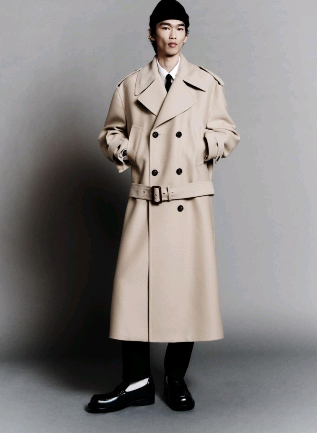 Balenciaga 2026早秋系列，让经典在当代语境里重获新生。曾经标志性骑