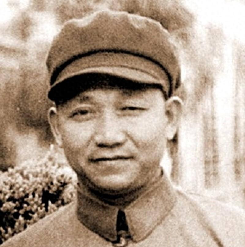 陆房突围过程中，陈光代师长是否真的抛下部队，而率领骑兵连自己先行脱离战场？
19