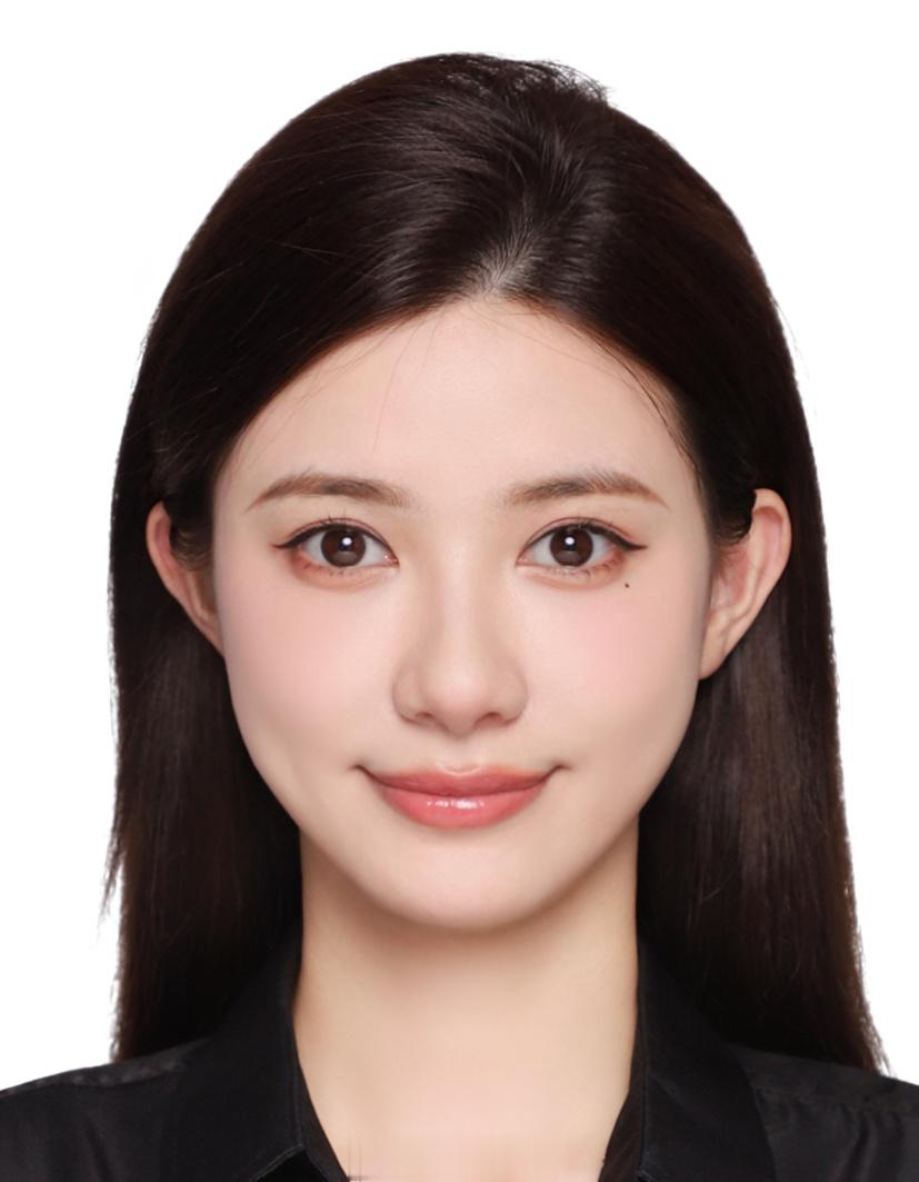 哈哈哈哈 拍证件照原来还能化妆呢 想去重拍身份证了 ​​​