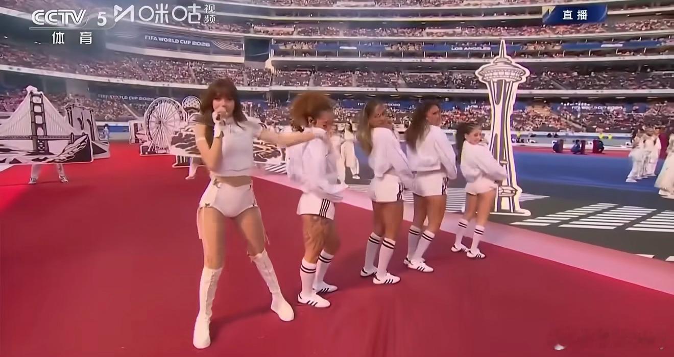 Lisa世界杯开幕式热舞Lisa应该是k-pop女团里国际化最好的女艺人了吧？ 