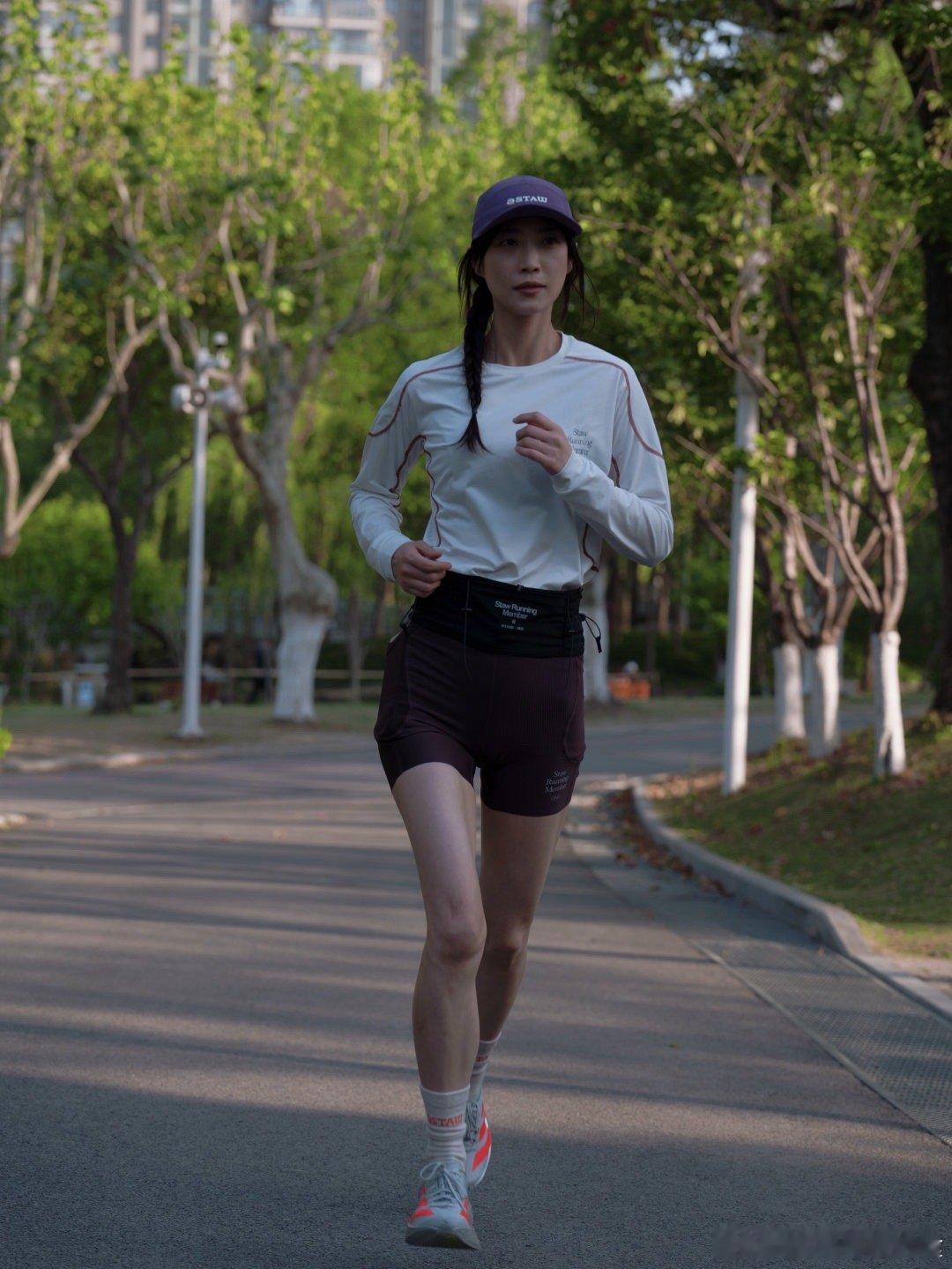 才知道苏诗丁这么能跑又能跳 歌声穿透灵魂舞步炸裂舞台！苏诗丁用孙尚香打破界限，连