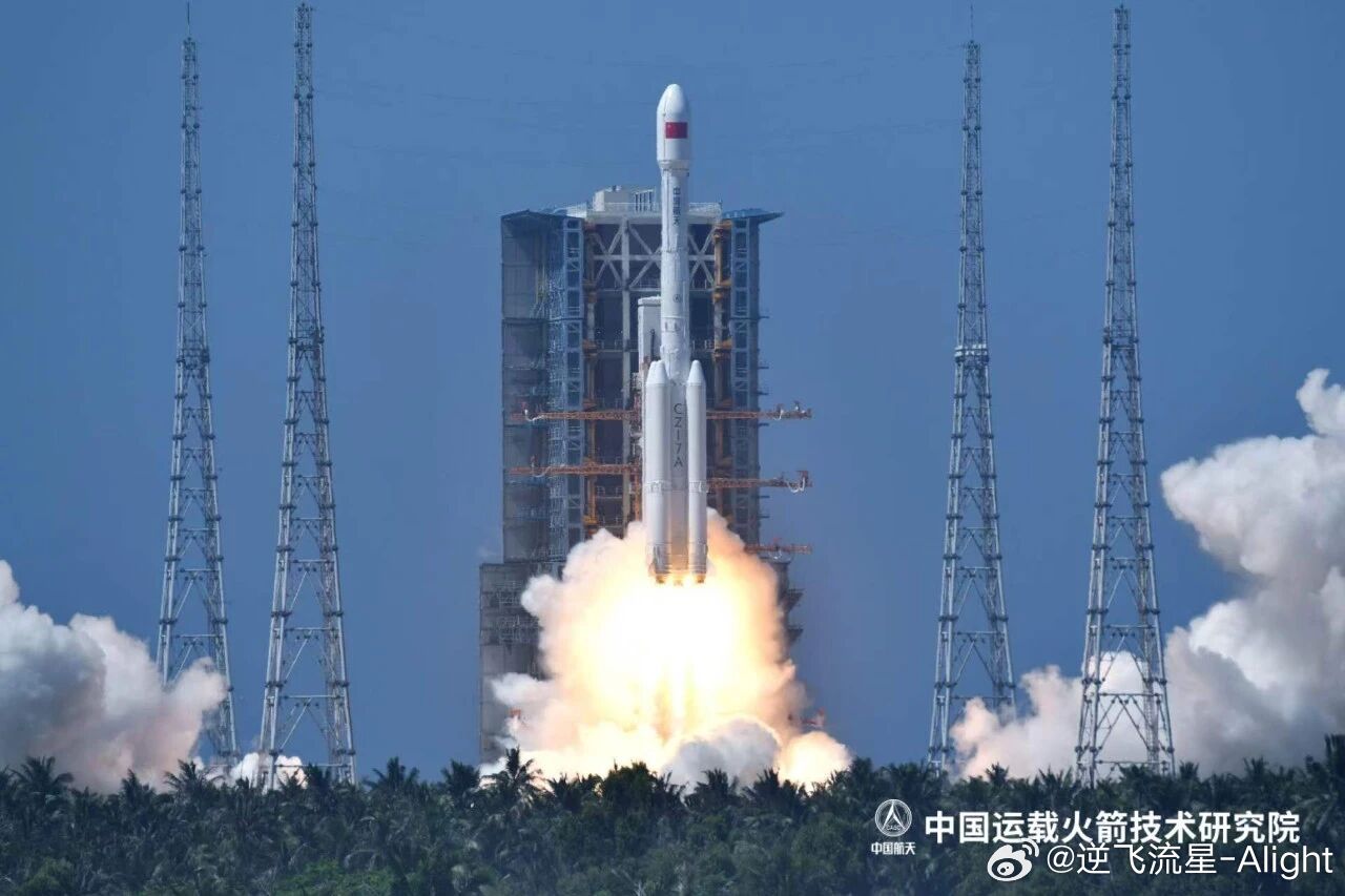 北京时间今天10时18分，长征七号甲遥二十运载火箭在文昌航天发射场点火升空，将通