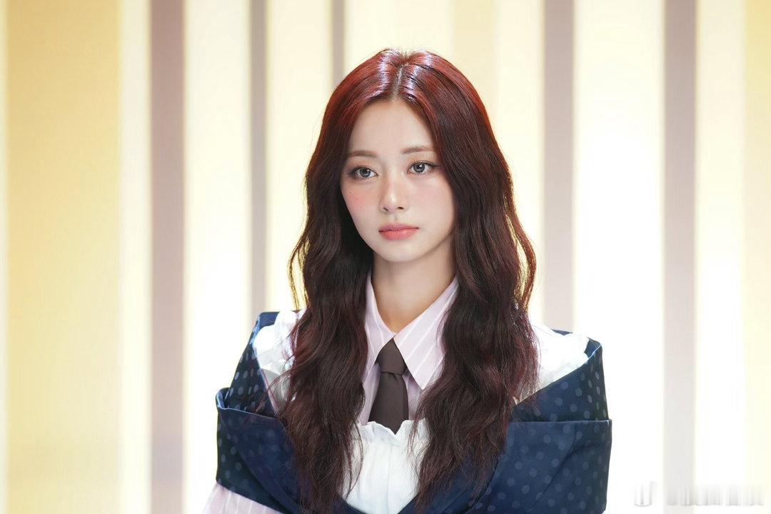 周子瑜不与JYP续约 希望女孩子接下来也能顺顺利利的还会继续保持在兔瓦斯里的活动