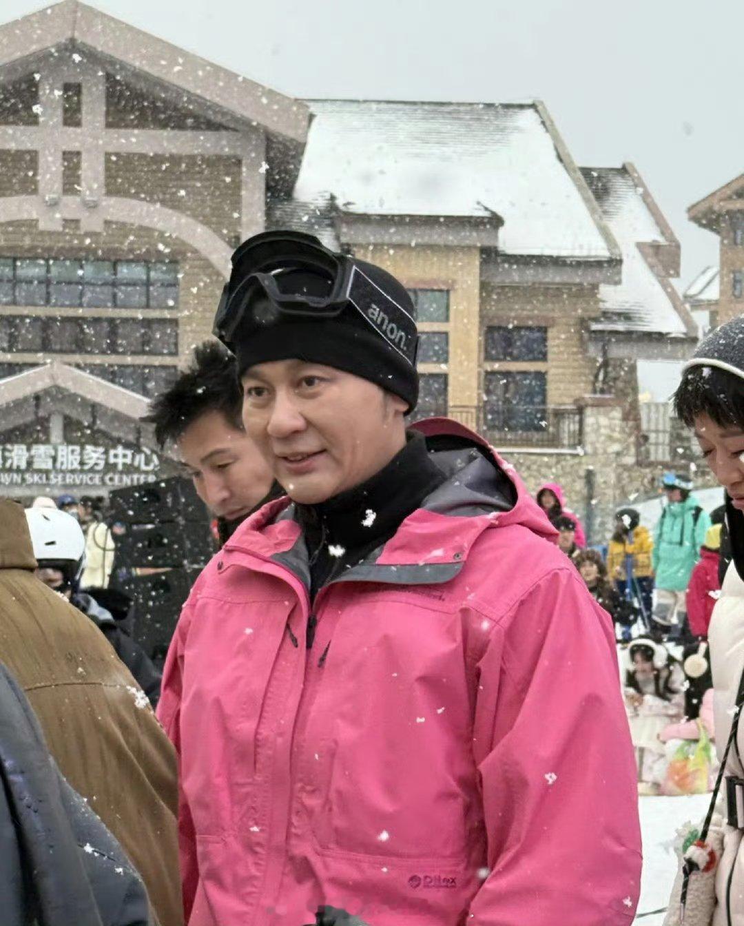 感觉李晨有老人味了该说不说？这生图的状态真的有点 