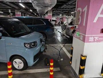 这是真的安个插座就可以充电啊 