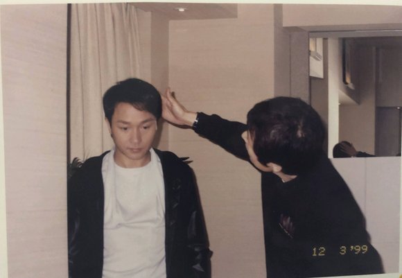 #张国荣[超话]#    1999年3月12日，张国荣宣传《星月童話》，接受受访