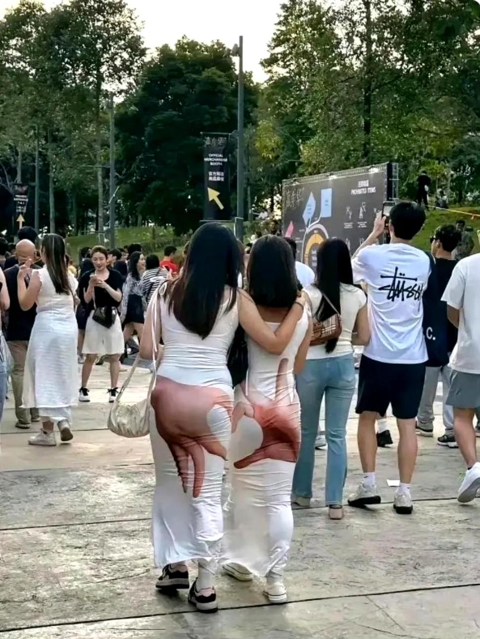 这裙子设计得，回头率太高了吧？