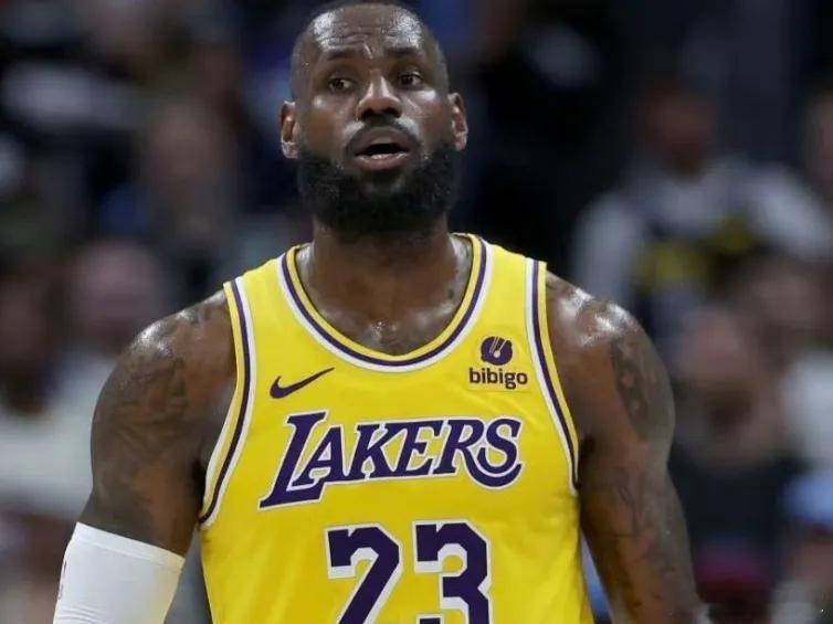 NBA历史季后赛拿到25分5篮板5助攻场次最多的球员：1. 勒布朗·詹姆斯 — 