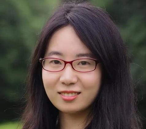 村里看面相的老人一眼看出这女子“不是善茬”！

我拿手机里一张照片问老人，这女子