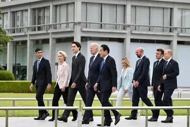 G7集团，没有能力搞国内经济的站一排，更关心国内经济的站一排。国际政治就是国内政