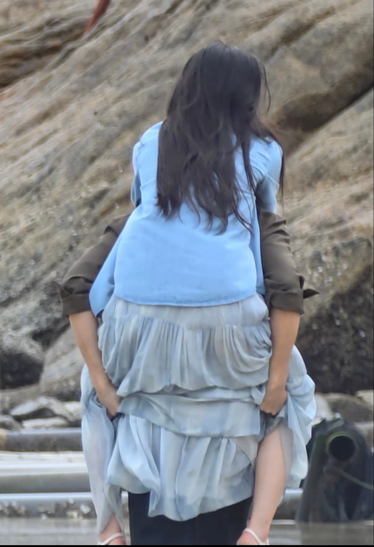 背个了罐子，李现工伤没跑了张婧仪