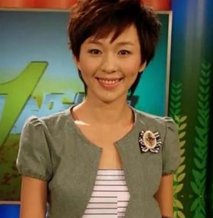 辞职的理由千千万，但你听过因为老板要给自己升职，吓得连夜提桶跑路的吗？
前央视主