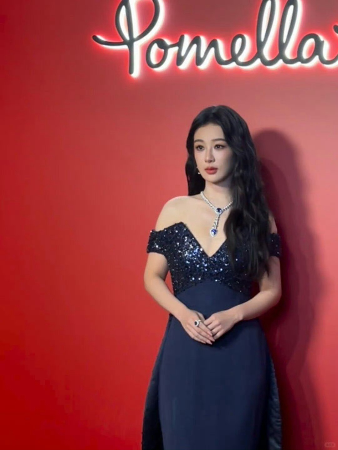 杨紫｜Pomellato宝曼兰朵活动造型杨紫今晚这身，真的有种很安静的贵气。杨紫