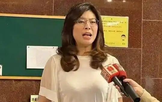 要我说，两千多万台湾人，最勇敢的人不是邱毅，洪秀柱，郁慕明，也不是高安国，馆长陈