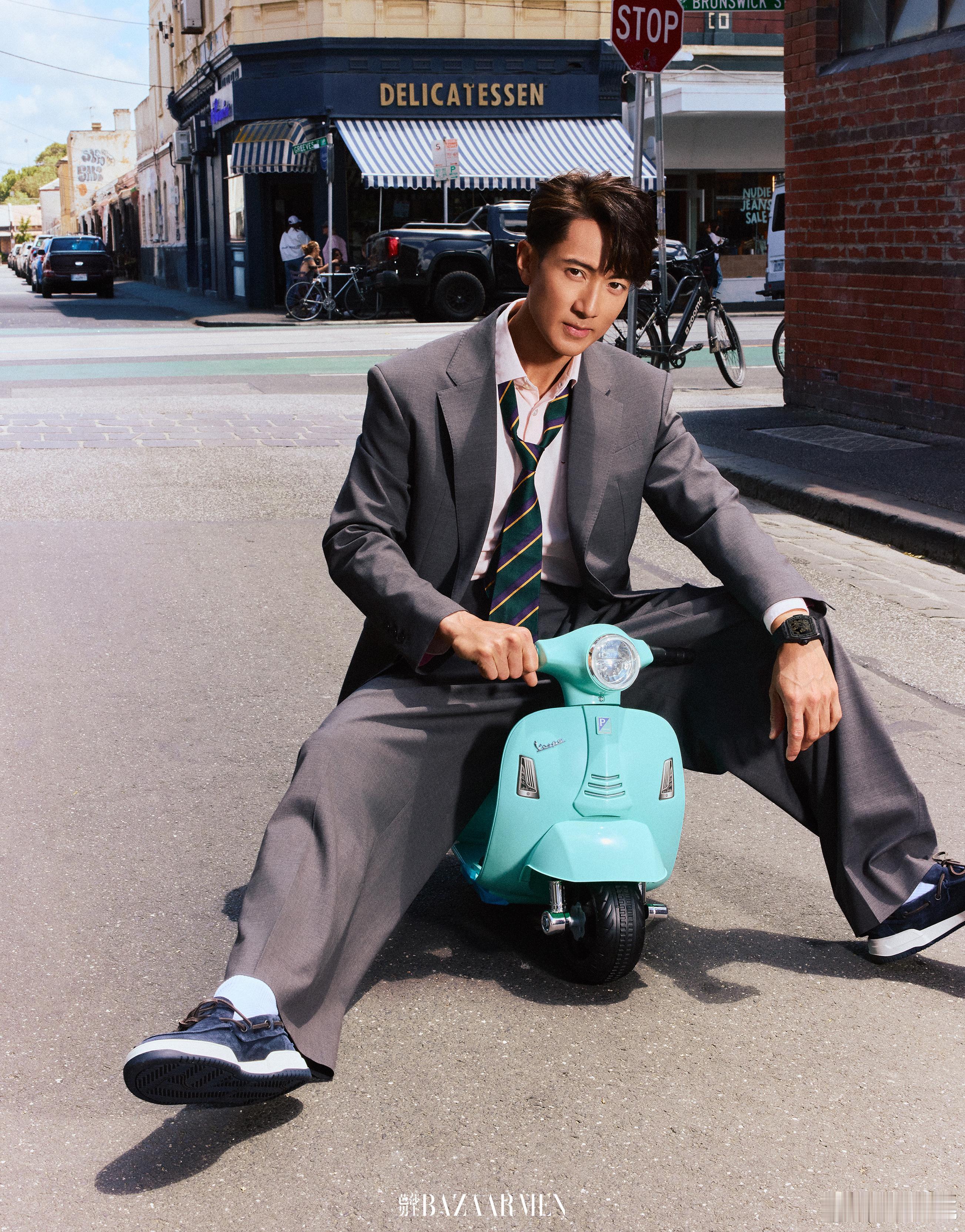 芭莎男士吴尊二月刊封面吴尊都市松弛感大片 吴尊与墨尔本的碰撞太惊艳！城市的浪漫氛