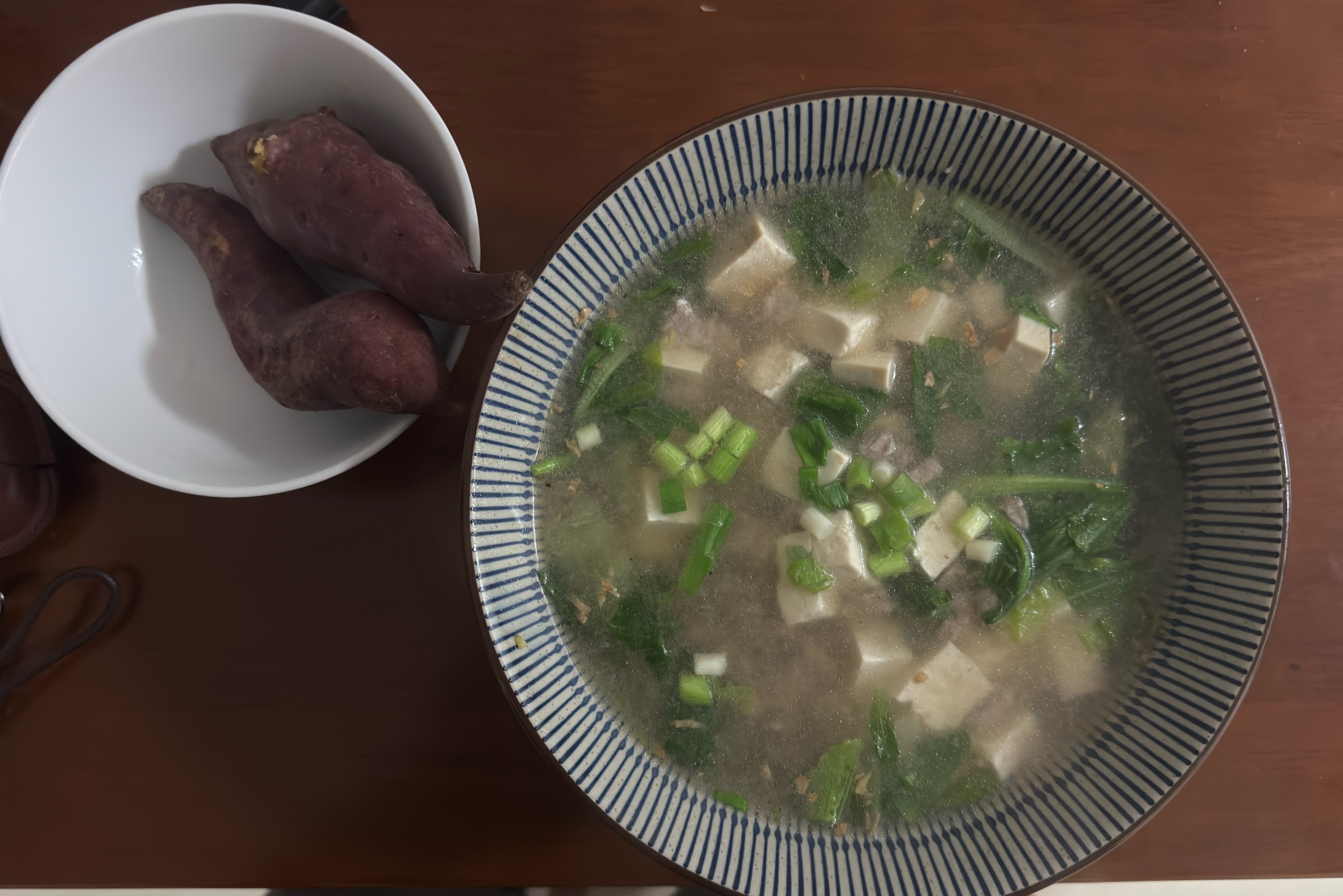 晚饭吃的啥？昨天忘打卡了昨天低碳日，打扫剩菜～说好减脂的来打卡了，第2️⃣4️⃣