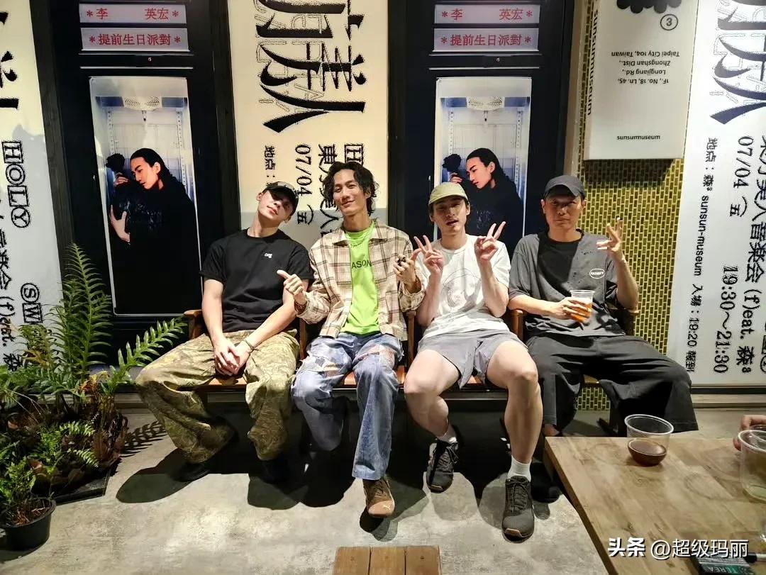 许光汉突然出现的日常😘 ​
谁便一拍就很人夫