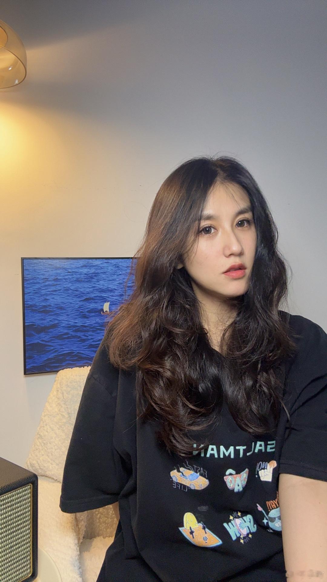 三十几岁最大的感觉就是我比二十几岁更漂亮。这点是我从来没有想到的。我过了30以后