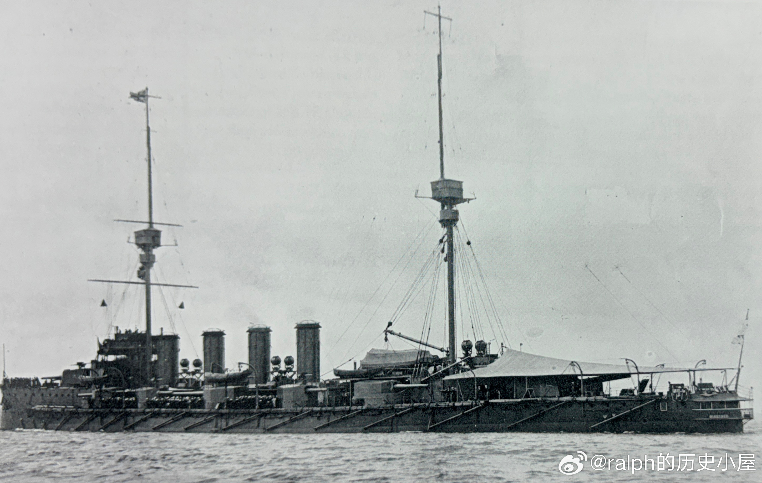 1908年3月服役的Minotaur“米诺陶”号巡洋舰，排水量1.46万吨，19