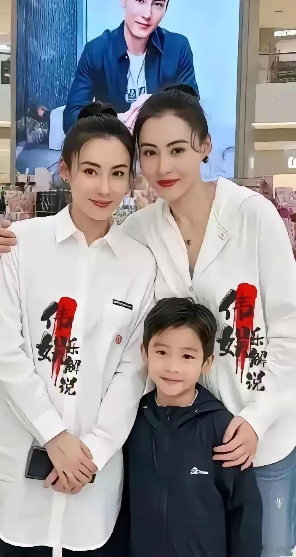 一眼看过去还以为有两个张柏芝，这也太像了，傻傻分不清了，发现很多著名男女明星都能