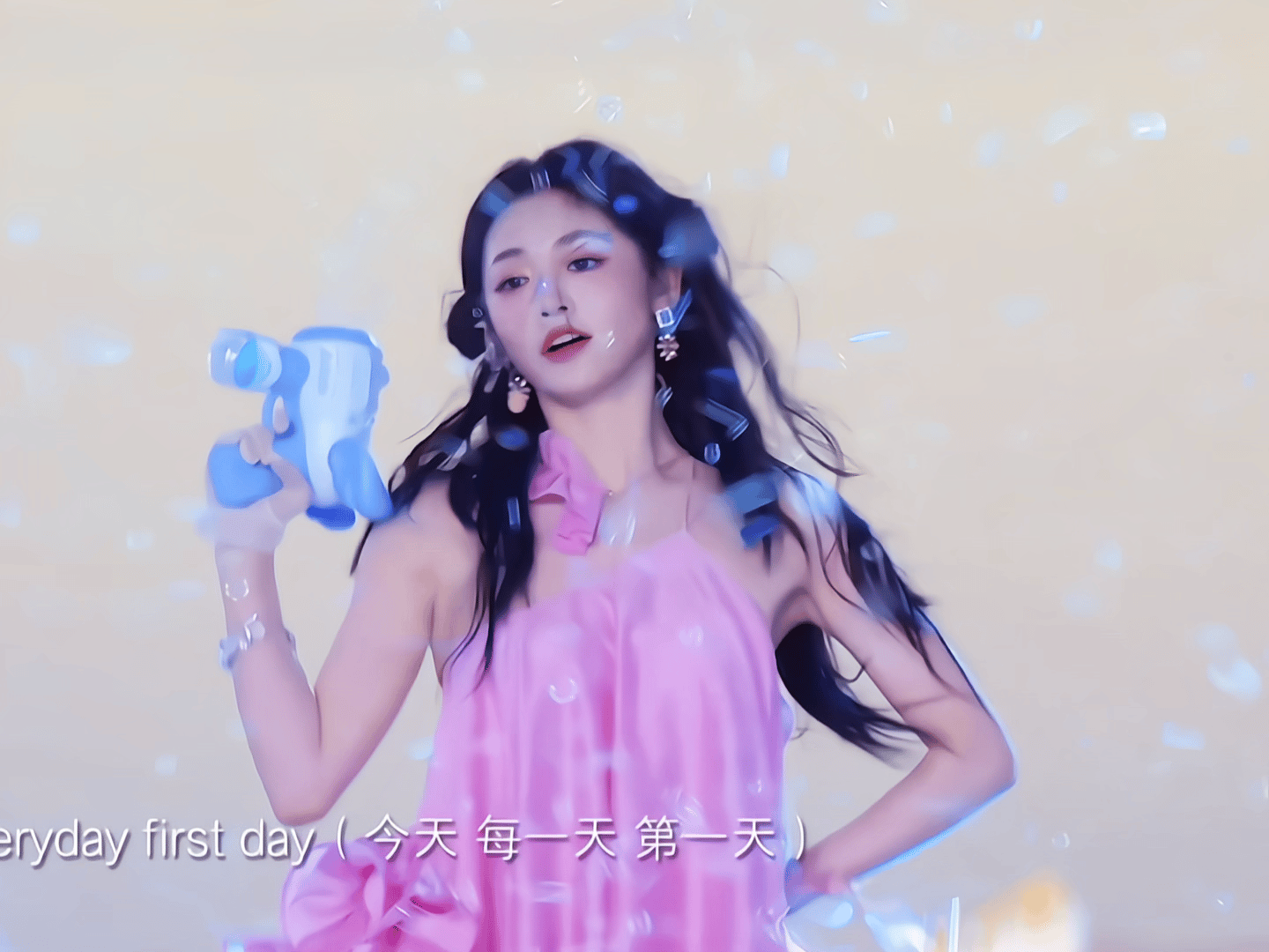 周洁琼孔雪儿终于想起自己是爱豆了 周洁琼孔雪儿杀疯了！一个导师级唱跳实力，一个舞