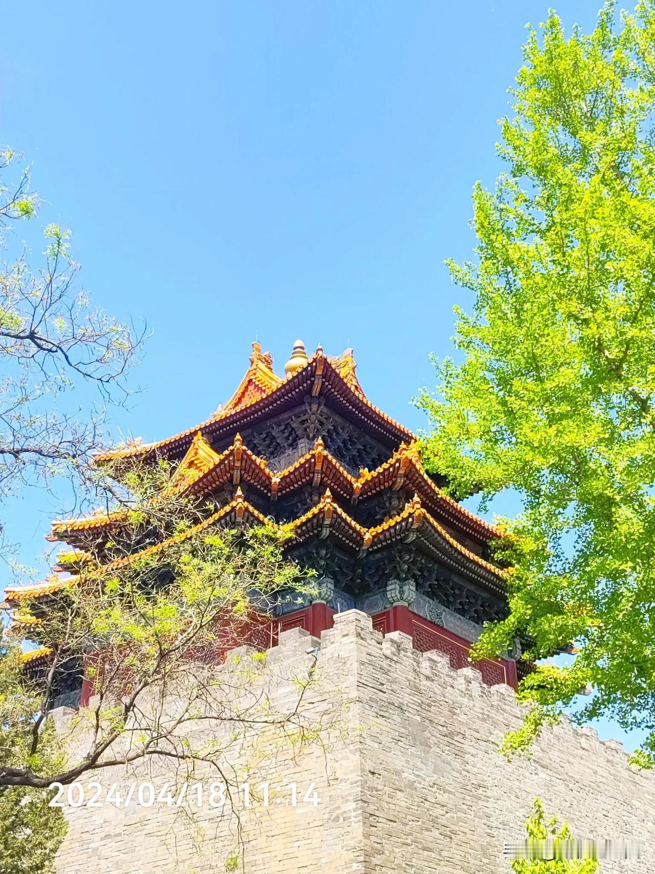 2024.自驾旅游北京，随手拍皇城～～八角楼

【手机随拍】