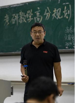 都公开媚日辱国了，竟然还能"安全退休"？强烈建议直接取消这帮人的退休待遇！

很