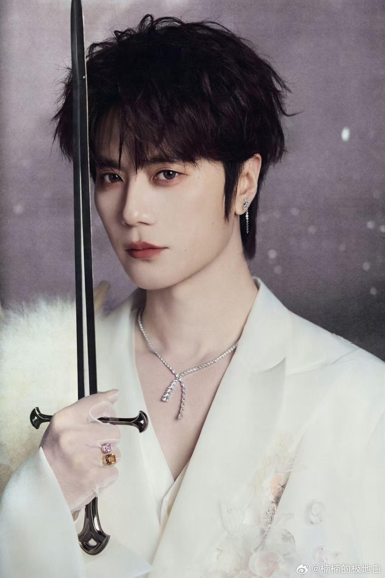 陆虎 一个有才的浪漫疯子 宠粉新高度！跨年收官演唱原创《限时礼物》，用亲手烤的肠