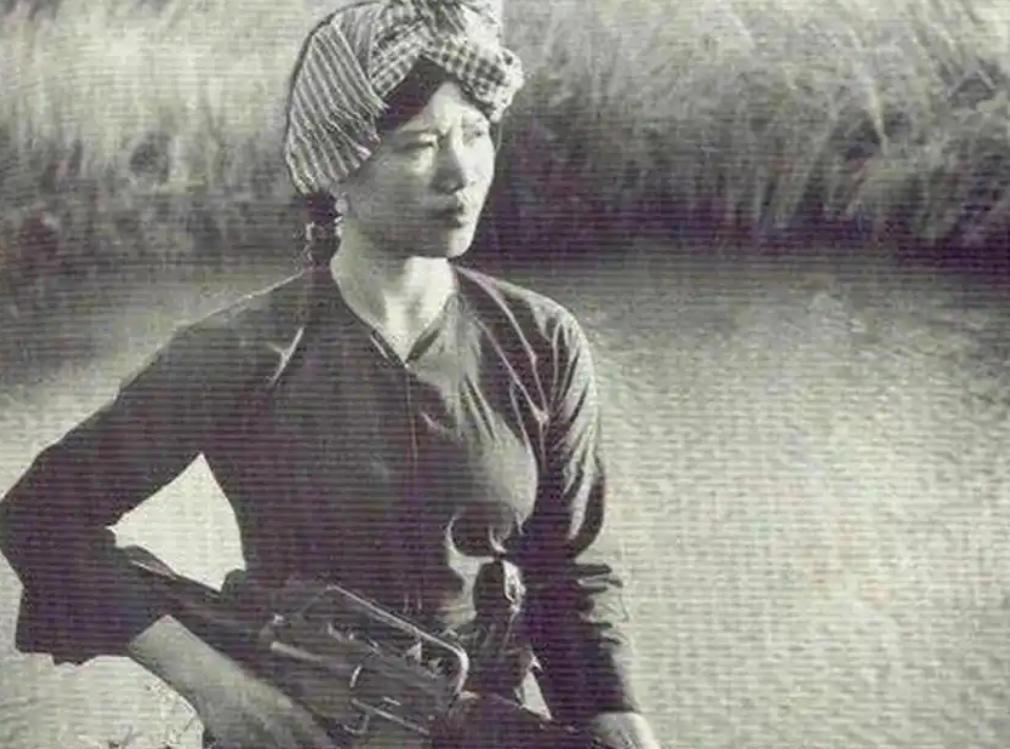 1979年的云南边境，张万年将军下令全体战士，严格识别越南女兵伪装，这气氛一点也